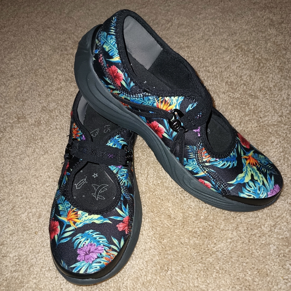 Bzees‎ Tempo Black Floral Shoes 7M